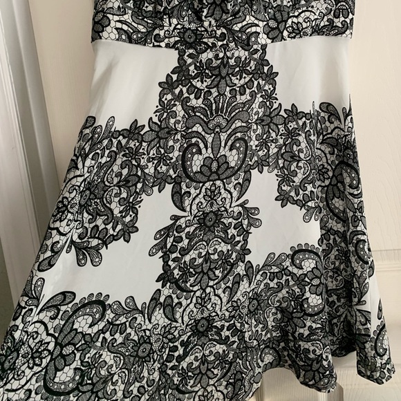 INC International Concepts Black and White Sheer Sleeveless Dress Size 10P - Picture 4 of 15